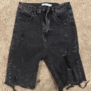 By Egreis womens ripped Bermuda Black jean shorts, Size Medium